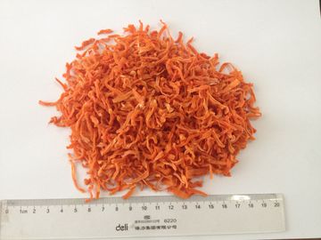 Szie 3x3x20mm رقائق الجزر المجففة / رقائق الخضار المقرمشة 8٪ سكر